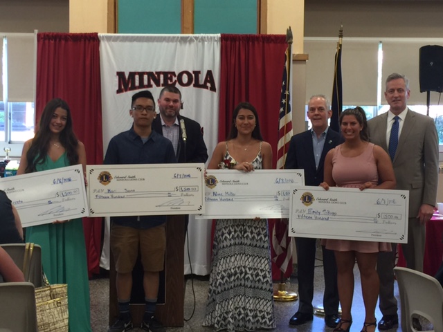 Mineola High School Students Awarded with Scholarships